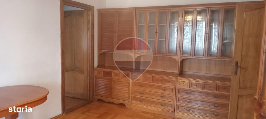Apartament cu 3 camere, mobilat în Podgoria