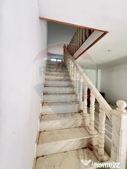 Casă cu 7 camere cu Teren 859 Mp în Mădei