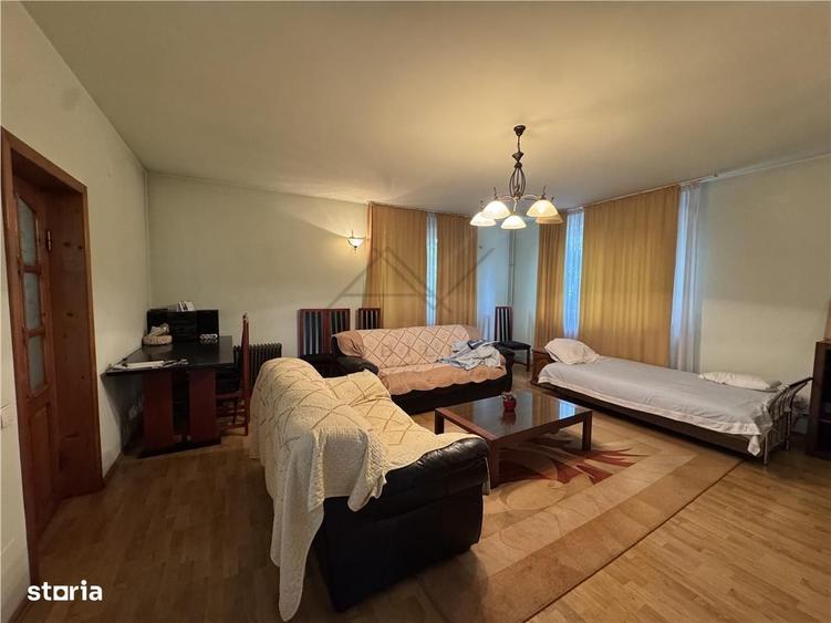 Casă cu 4 camere în Central