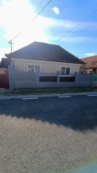 Casă cu 3 camere cu Teren 1000 Mp în Săbolciu