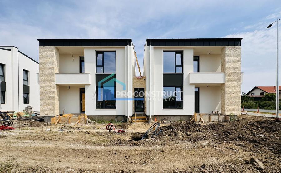 Duplex cu 4 camere cu Canalizare în Moșnița Nouă