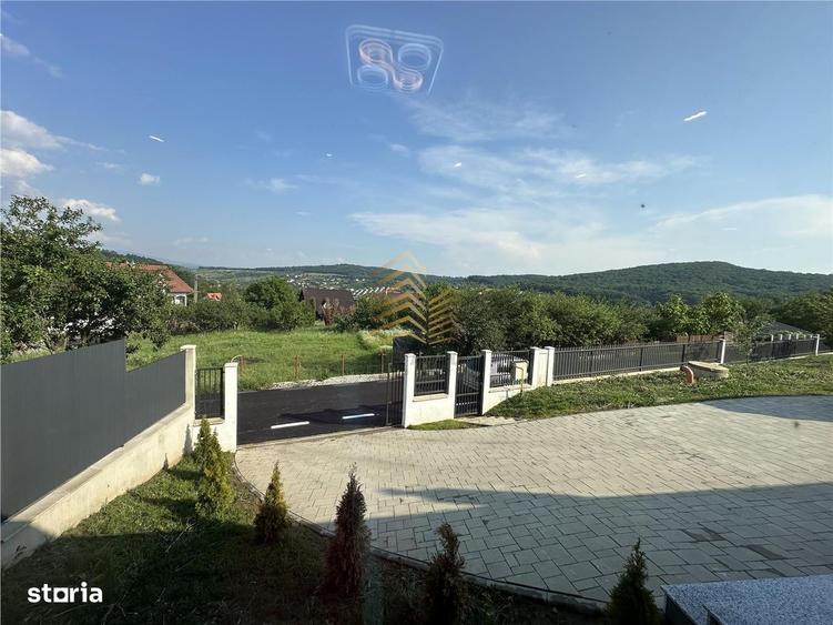 Casă cu 4 camere cu Teren 1000 Mp în Central