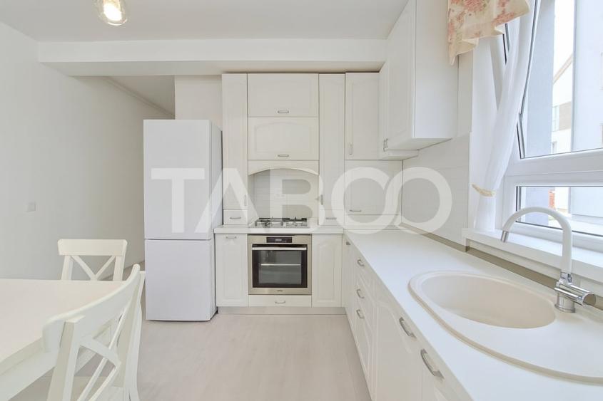 Apartament cu 3 camere decomandat, mobilat în Turnișor