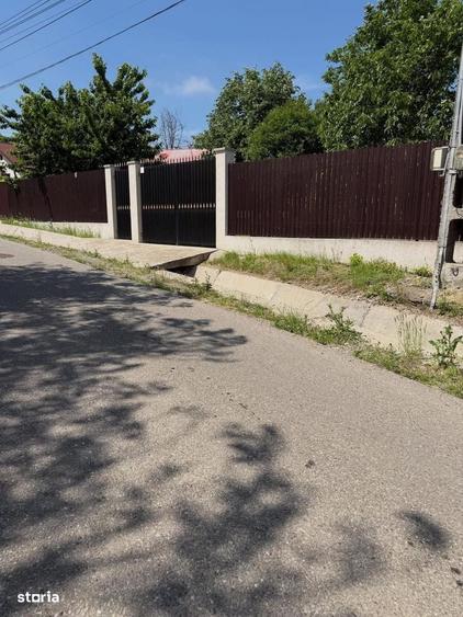 Casă cu 2 camere cu Teren 900 Mp în Sărata