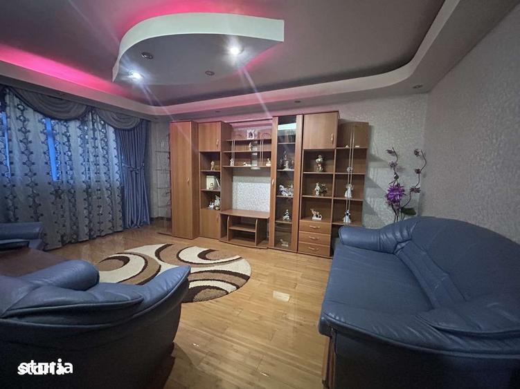 Apartament cu 3 camere decomandat în Prundu