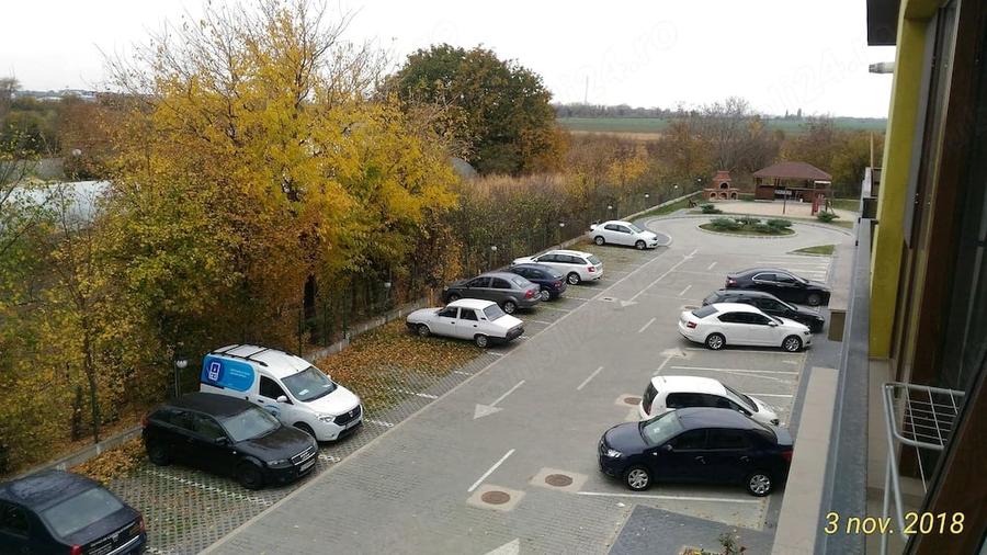 Garsonieră decomandată în 1 Decembrie