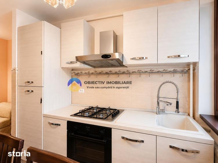 Apartament cu 3 camere semidecomandat, mobilat în Est