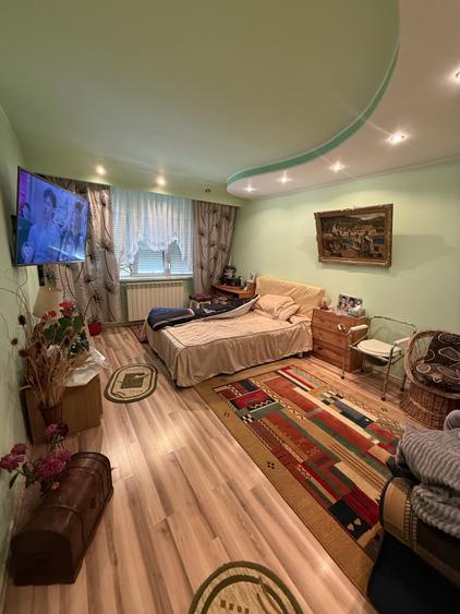Apartament cu 3 camere decomandat în Siderurgiștilor