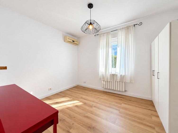 Duplex cu 7 camere cu Piscina în Pipera