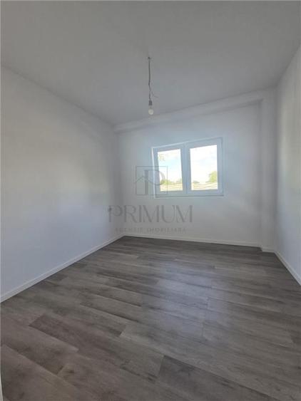 Duplex cu 4 camere cu Canalizare în Moșnița Nouă