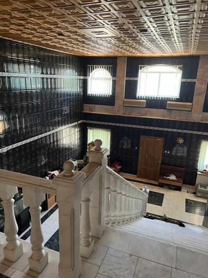 Casă individuală cu 15 camere cu Piscina în Comănești
