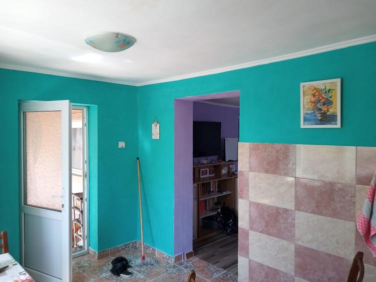Casă individuală cu 5 camere cu Teren 2400 Mp în Războieni