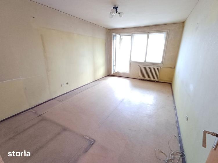 Apartament cu 3 camere decomandat în Decebal