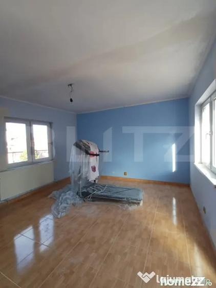 Apartament cu 3 camere semidecomandat în Câmpia Turzii