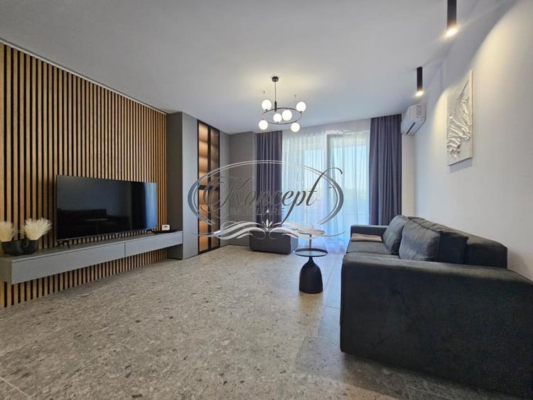 Apartament cu 2 camere semidecomandat, mobilat în Între Lacuri