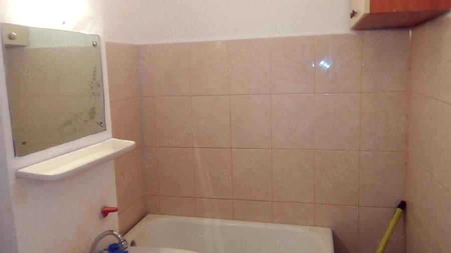 Garsonieră decomandată în Central
