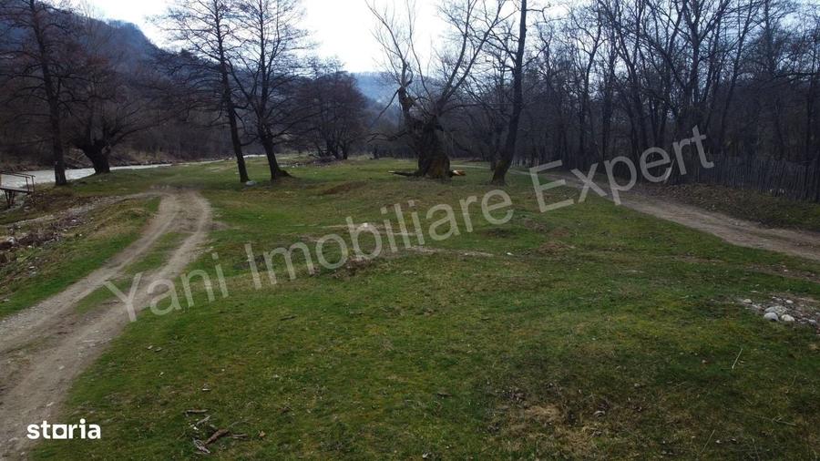 Spațiu comercial, în Berindești