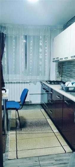 Apartament cu 4 camere semidecomandat, mobilat în Hipodrom