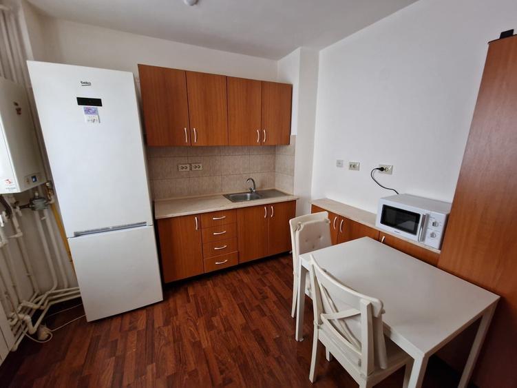 Apartament cu 2 camere decomandat în Basarab
