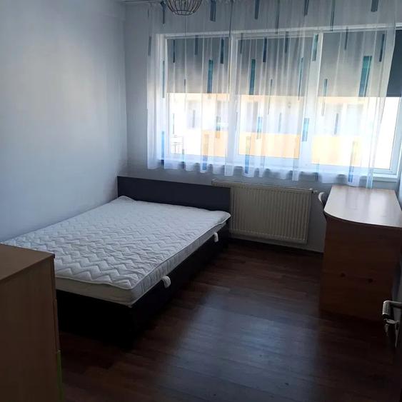 Apartament cu 3 camere decomandat, mobilat în Florești
