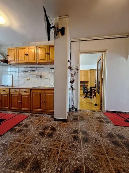 Apartament cu 3 camere decomandat în Theodor Pallady