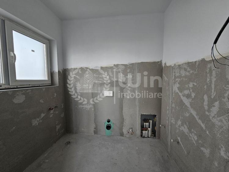 Casă individuală cu 4 camere cu Canalizare în Dezmir
