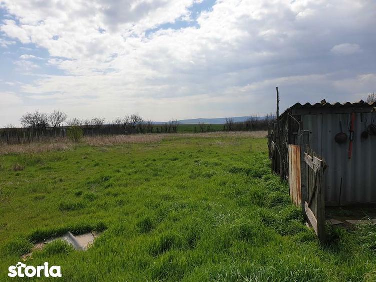 Casă cu 4 camere cu Teren 93 Mp în Sarichioi