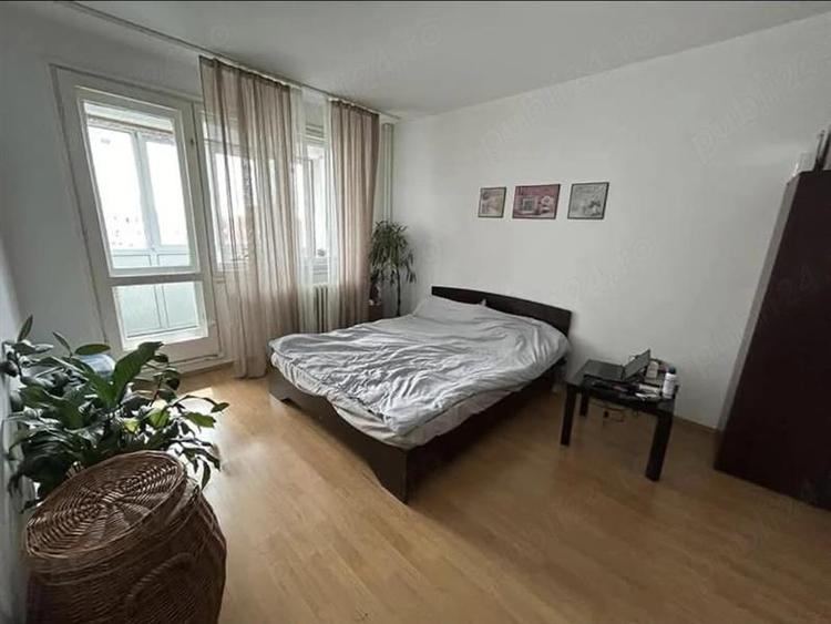 Apartament cu 2 camere decomandat în Titan