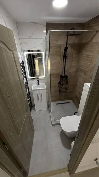 Apartament cu 4 camere decomandat în Complex Studențesc