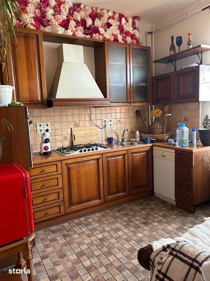 Apartament cu 5 camere în Centrul Civic