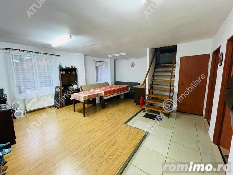 Casă cu 8 camere cu Teren 500 Mp în Paltin