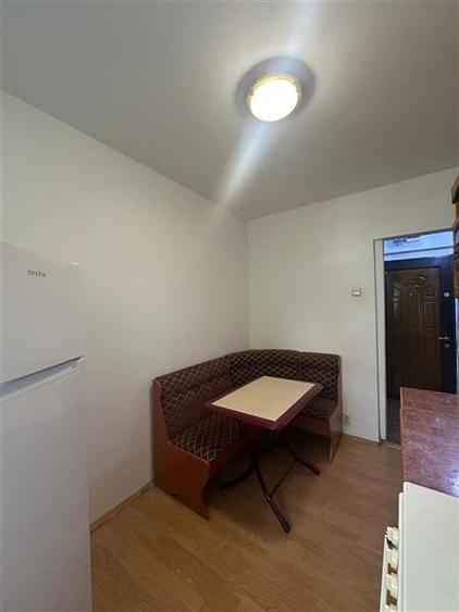 Apartament cu 2 camere nedecomandat în Podul de Piatră