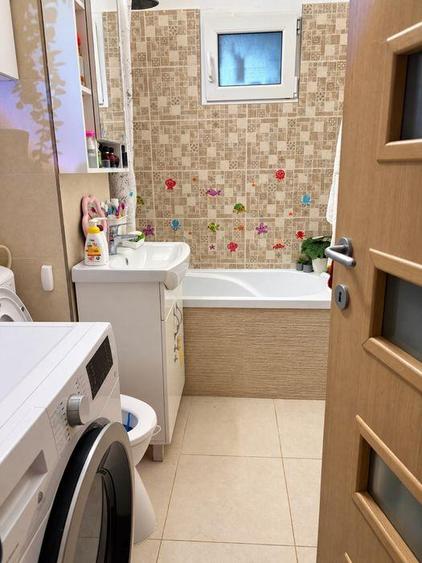 Apartament cu 3 camere decomandat, mobilat în Răcădău