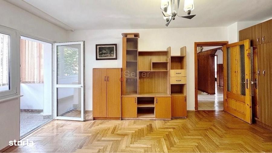 Apartament cu 4 camere în Noua