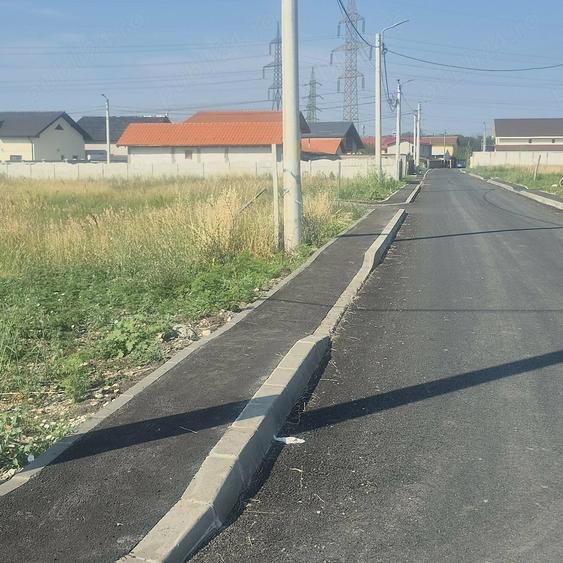 Casă cu 4 camere cu Teren 4 Mp în Mărăcineanu