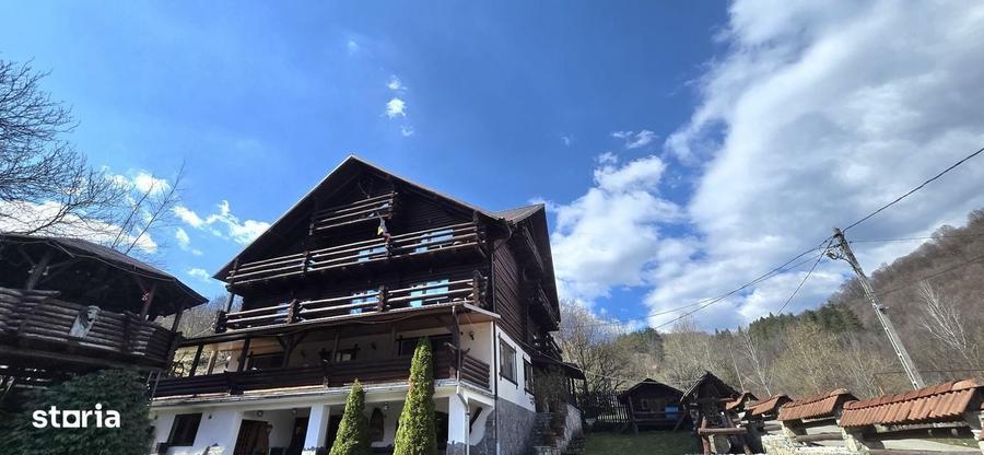 Casă cu 4 camere în Moroeni