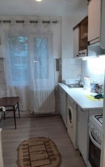 Apartament cu 2 camere semidecomandat, mobilat în Tătărași