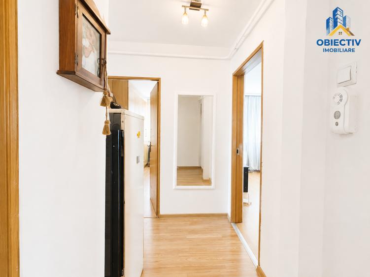 Apartament cu 4 camere semidecomandat în Dărmănești