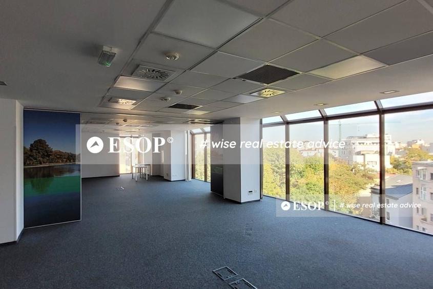 Birou, de 6,464 mp, în Universitate