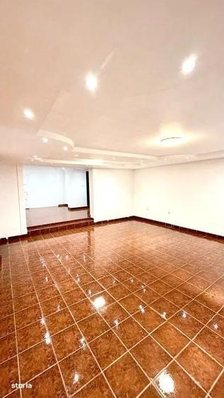 Spațiu comercial, de 85 mp, în Ștrand