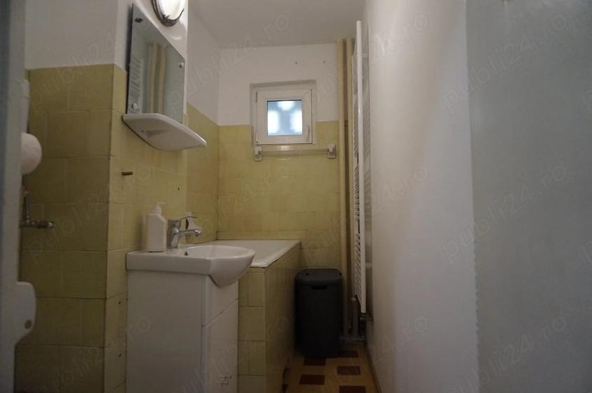 Apartament cu 3 camere semidecomandat în Spitalul Județean