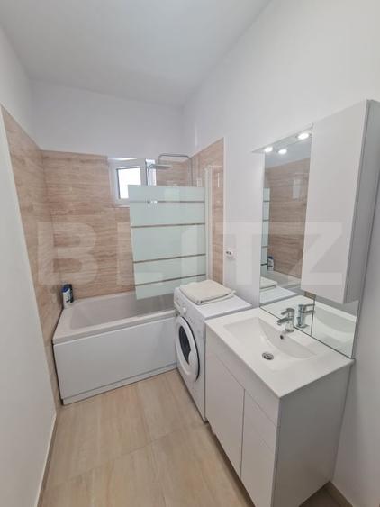 Apartament cu 3 camere semidecomandat, mobilat în Florești