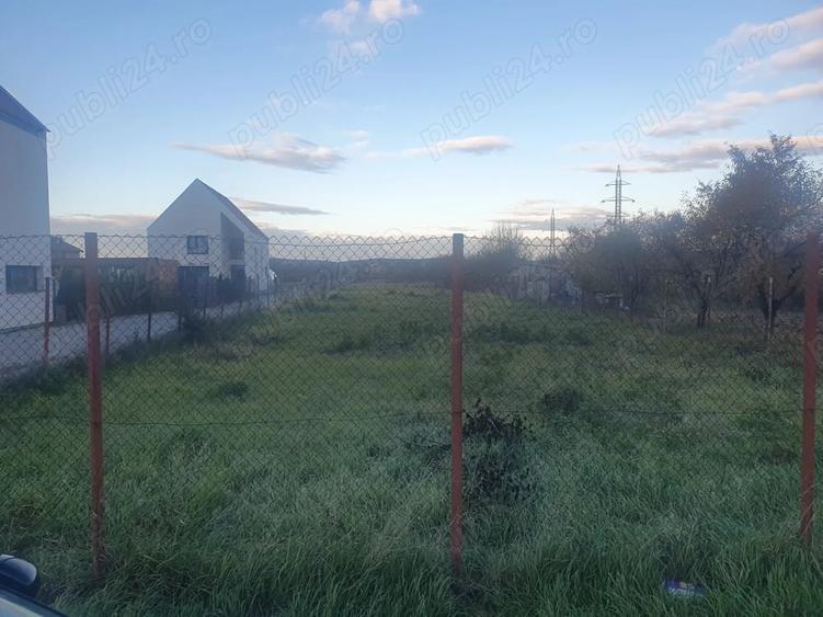 Teren de 2400 mp, în Tineretului