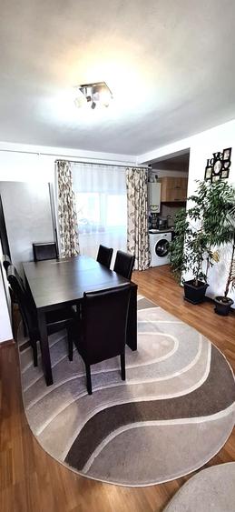 Apartament cu 2 camere decomandat în Est