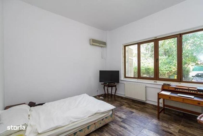 Casă cu 4 camere cu Teren 2651 Mp în Gruiu