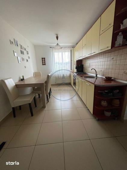 Apartament cu 3 camere, mobilat în Sud