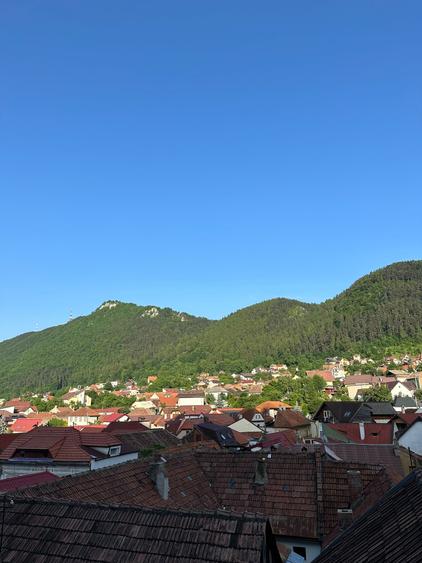 Apartament cu 3 camere decomandat, mobilat în Schei