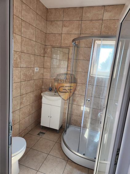 Casă individuală cu 15 camere cu Canalizare în Lumina