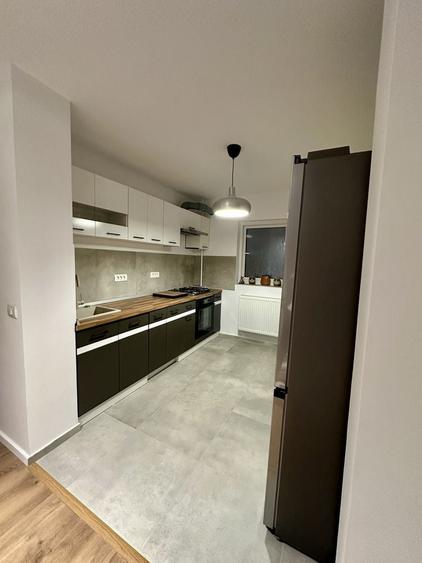 Apartament cu 3 camere decomandat în Muncii