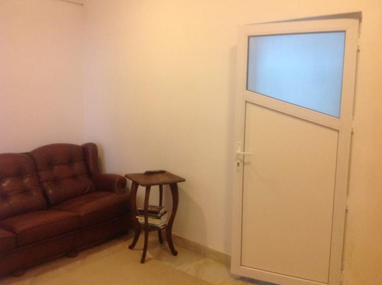 Apartament cu 2 camere decomandat, mobilat în P-ța Unirii